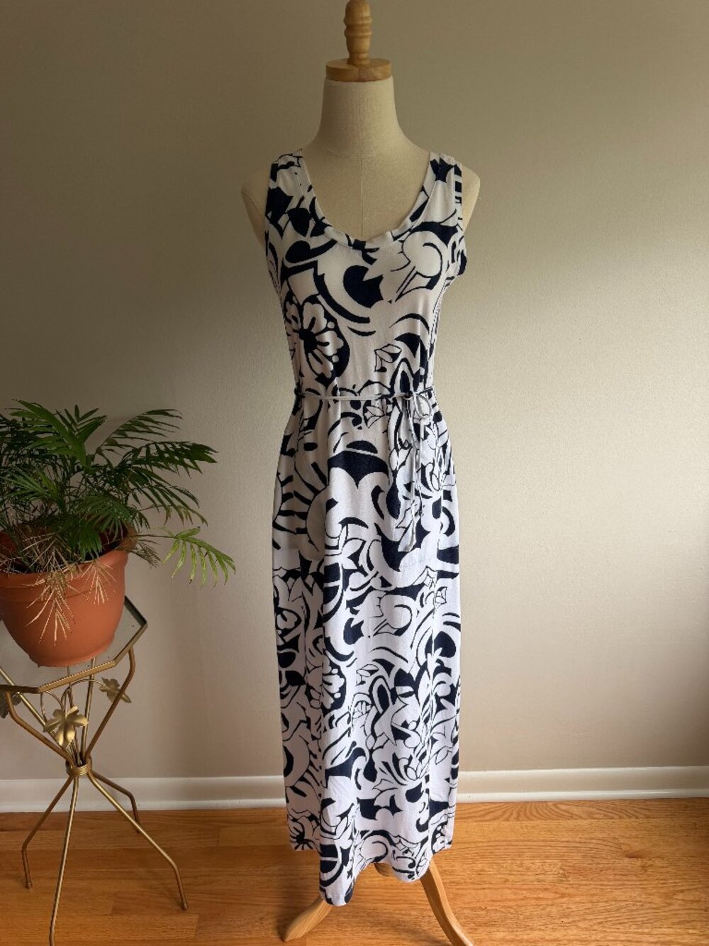 Talbots Maxi Black and White Floral Sleeveless Dress with Tie Waist and Pockets